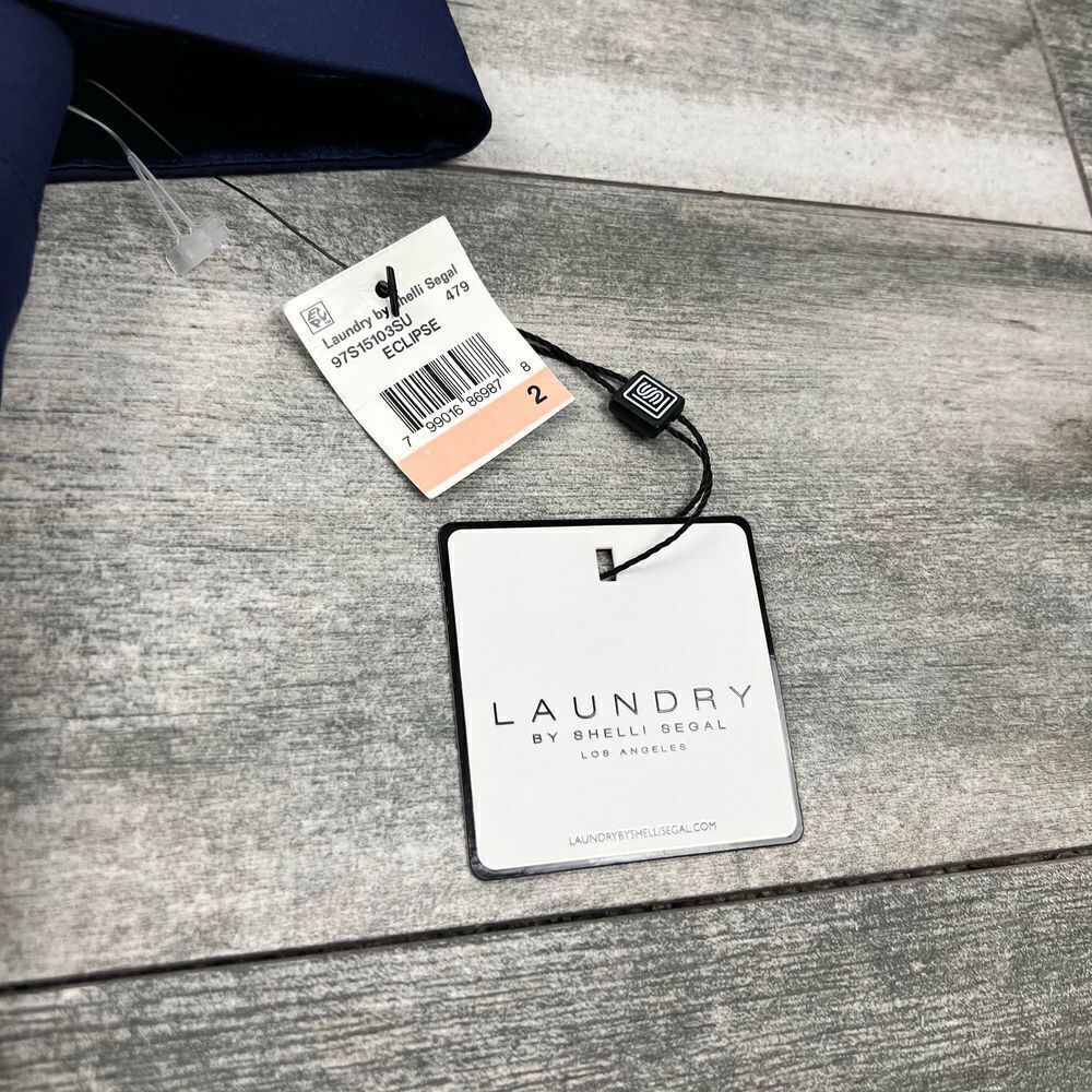 Laundry by Shelli Segal cropped off the shoulder blouse NWT - Picture 3 of 7